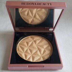 Bedoya Beauty - Prism Highlighter - Powder Face Highlighter - Honey